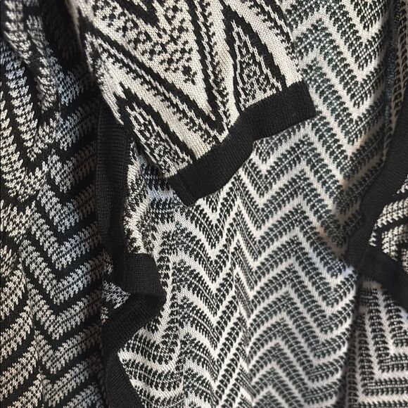 Faded Glory Women’s Black and White Chevron Open Front Cardigan Duster Size XL - Picture 3 of 5